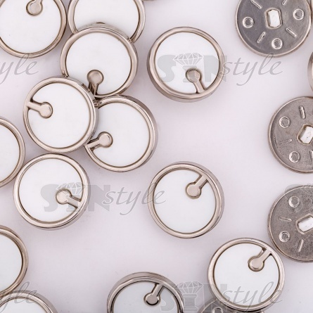 Пуговица пластиковая на ножке, размер 48L, основа цвета никель, шляпка белая фото 3