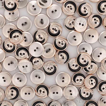 Пуговица пластиковая на два прокола, золотая с черным, 28L фото 4