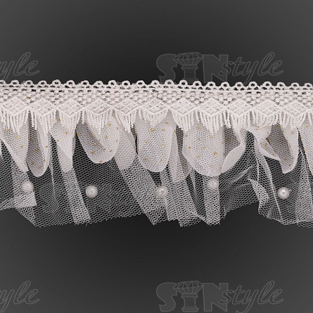 Сборка из сетки, задекорированная ажурным кружевом и бусинами в цвет кружева, ширина 70 мм, цвет белый, намотка 10 ярдов  фото 1