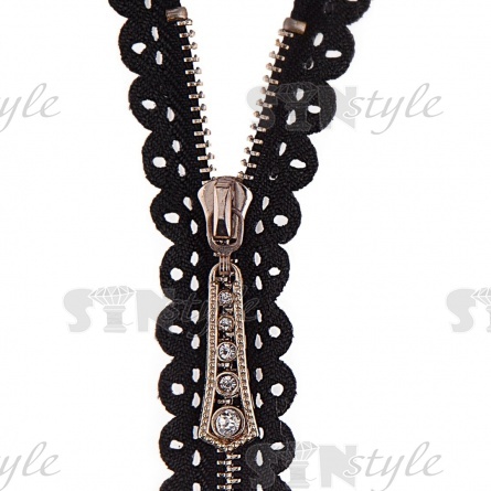 Молния металлическая, тип 3, разъемная, длина 60 см, цвет 322 (черный), звенья золотистые, бегунок золотистого цвета со стразами фото 2