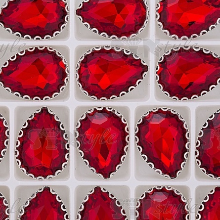 Стразы пришивные, стеклянные в оправе, форма капля, цвет серебро+красный, размер 13х18 мм фото 3