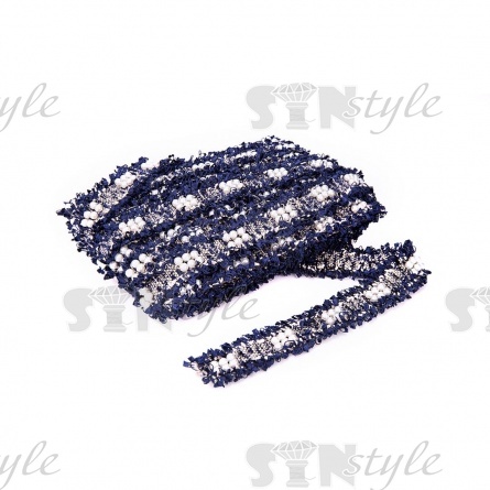 Декоративная тесьма букле с люрексом и бахромой, отделана белыми бусинами, имитирующими жемчуг, цвет синий, ширина 30 мм, намотка 15 ярдов фото 3