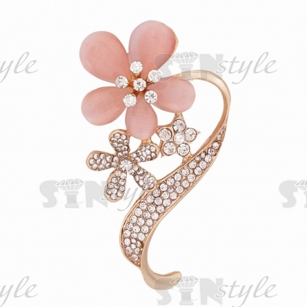 Брошь металлическая со стразами, застежка булавка, 33х58 мм, цвет золото+белые и розовые стразы фото 1