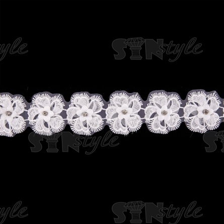 Кружево "Цветочное", ширина 55 мм, цвет белый, с белыми стразами, намотка 10 ярдов  фото 3
