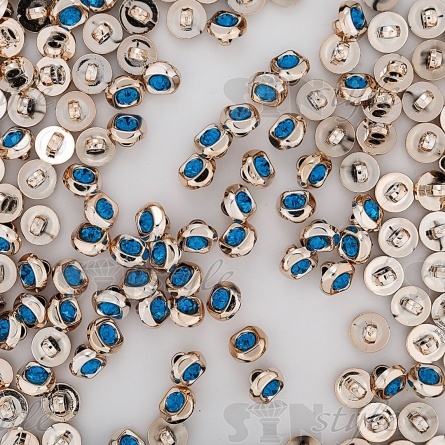 Пуговица пластиковая на ножке, круглая, золотая основа с бирюзовой стразой в центре, 18 L фото 3