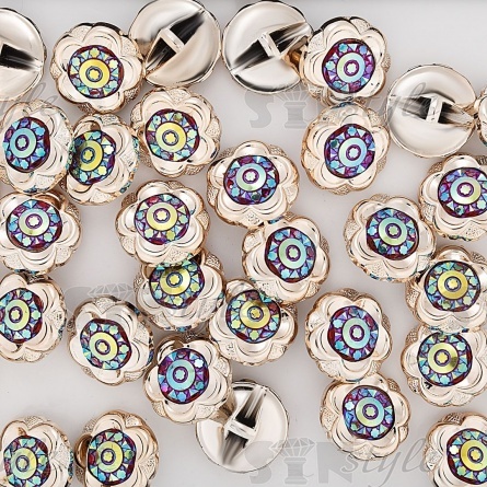 Пуговица пластиковая на ножке в форме цветка, золотая основа с бордовой радужной вставкой, 40L фото 3