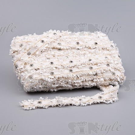 Тесьма букле белого цвета, расшитая белыми бусинами и стразами, ширина 30 мм, намотка 15 ярдов фото 3