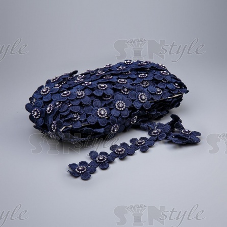 Кружево Цветочное, красивая цветочная гирлянда с белой стразой в середине цветка, ирина 40 мм, намотка 15 ярдов, цвет темно-синий  фото 1
