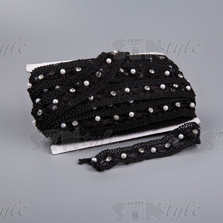 Ажурная отделочная тесьма, декорированная капроновой лентой, бусинами и стразами, ширина 28 мм, намотка 15 ярдов, цвет черный  фото 3