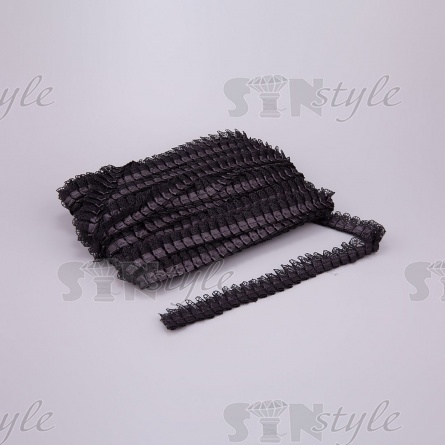 Сборка из тонкого кружева, отделанная атласной лентой, цвет черный, ширина 20 мм, намотка 15 ярдов  фото 3