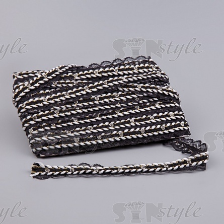 Тонкое черное кружево, украшенное черным и белым шнуром, с люрексом и стразами, ширина 30 мм, намотка 15 ярдов  фото 3