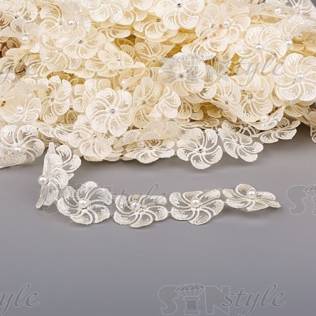 Кружево "Цветочки" на капроновой ленте, ширина 35 мм, цвет шампань+белые бусины, намотка 20 ярдов фото 1