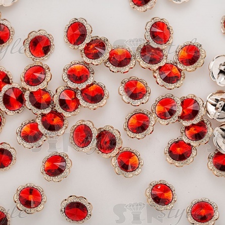 Пуговица пластиковая на ножке, круглая с ажурным бортиком, основа золотая, вставка в виде красной стразы, 28L фото 3