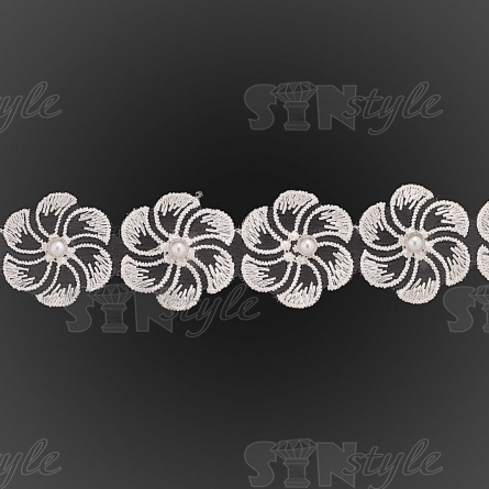 Кружево "Цветочки" на капроновой ленте, ширина 35 мм, цвет шампань+белые бусины, намотка 20 ярдов фото 3