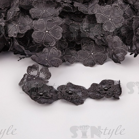 Кружево "Цветочки" нежная объемная цветочная гирлянда с бусиной черного цвета в центре каждого цветка, на капроновой ленте, ширина 55 мм, цвет черный, намотка 20 ярдов фото 1