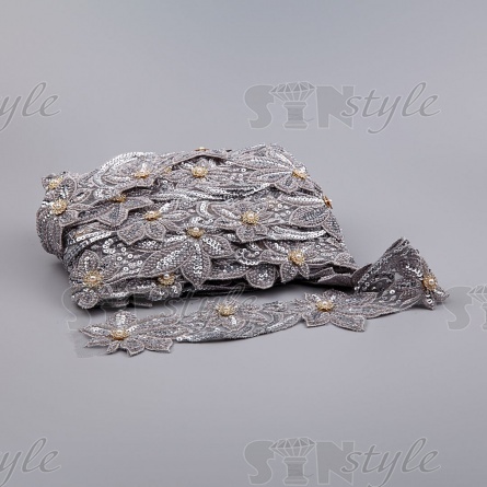 Кружево на сетке с цветочным орнаментом, расшитое пайетками, микробисером и стразами, ширина 100 мм, цвет серебряный, намотка 10 ярдов  фото 3