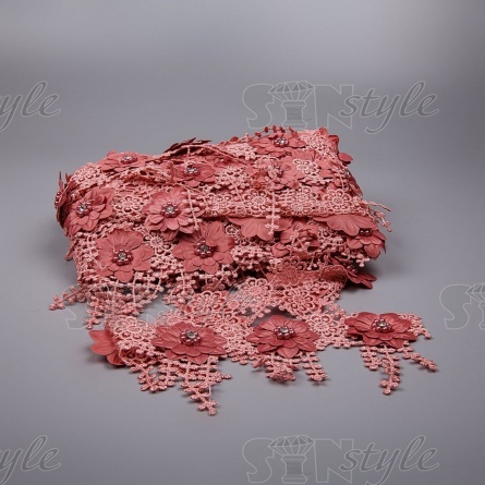 Тонкое ажурное кружево, декорированное цветами, бусинами и стразами, ширина 90 мм, цвет грязно-розовый, намотка 10 ярдов  фото 3