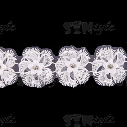 Кружево "Цветочное", ширина 55 мм, цвет белый, с белыми стразами, намотка 10 ярдов  фото 2