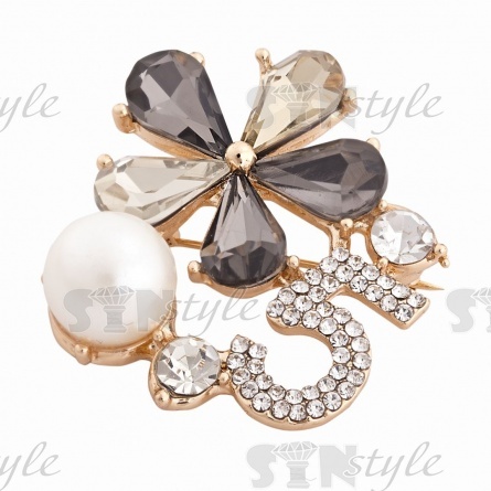 Брошка металлическая со стразами, застежка булавка, цвет золото+разноцветные стразы+белая бусина, размер 38х38 мм фото 2