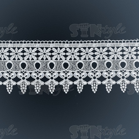 Кружево ажурное с нежным растительным орнаментом и фестонами по краям, ширина 110 мм, цвет белый, намотка 15 ярдов фото 1