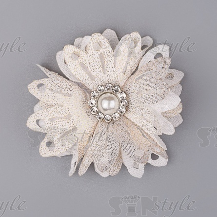Цветочки декоративные со стразами и бусиной, цвет шампань, диаметр 40 мм. фото 1